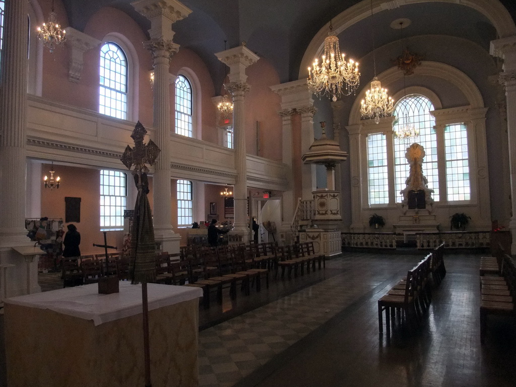 Nave, pulpit and altar at Saint Paul`s Chapel