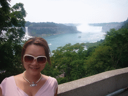 Miaomiao and a view on the Horseshoe Falls from the entrance building to the Maid of the Mist