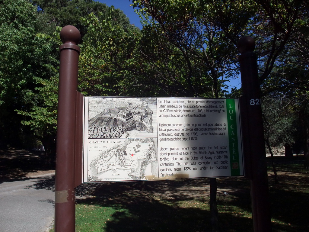 Explanation on the Upper Plateau of the Parc du Château