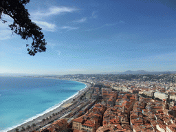 The Promenade des Anglais, the Quai des Etats-Unis, the Mediterranean Sea and Vieux-Nice, with the Sainte-Réparate Cathedral and the Palais Rusca, viewed from the Parc du Château