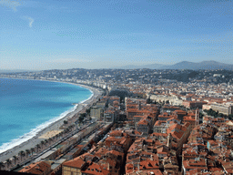 The Promenade des Anglais, the Quai des Etats-Unis, the Mediterranean Sea and Vieux-Nice, with the Palais Rusca, viewed from the Parc du Château