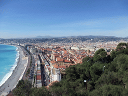 Trees, the Promenade des Anglais, the Quai des Etats-Unis, the Mediterranean Sea and Vieux-Nice, with the Sainte-Réparate Cathedral and the Palais Rusca, viewed from the Parc du Château