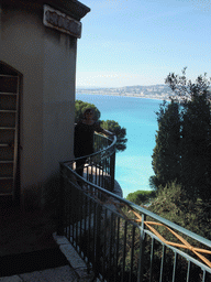 Miaomiao with the Devil`s Well and the Mediterranean Sea, at the Parc du Château