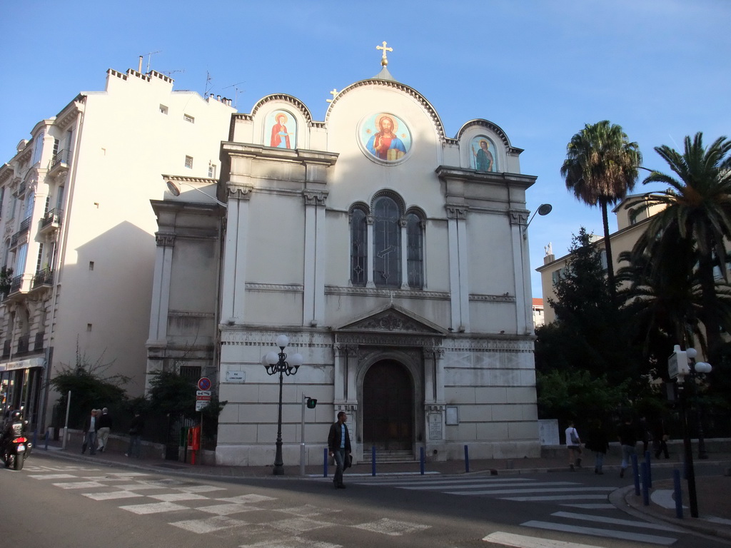 Russian church at the crossing of the Rue de Longchamp street and the Rue du Maréchal Joffre street