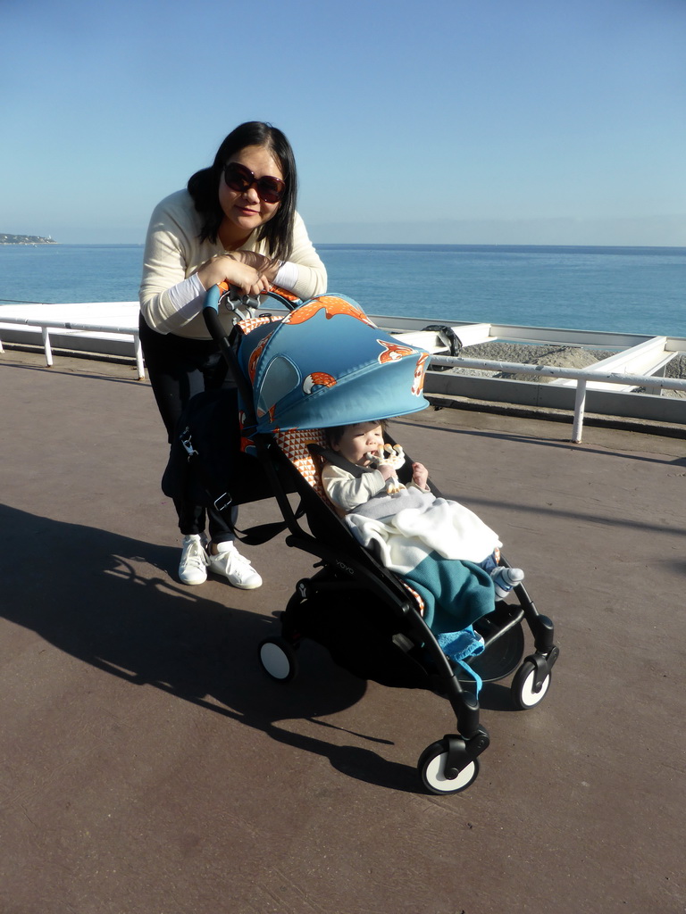 Miaomiao and Max at the Promenade des Anglais