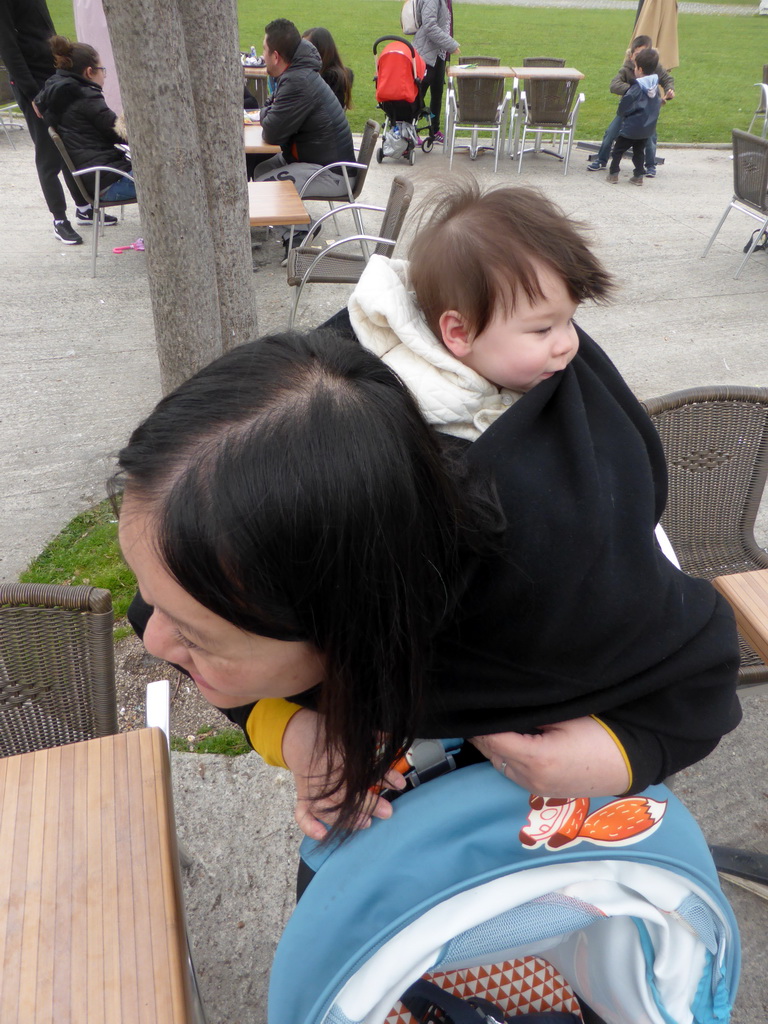 Miaomiao and Max at the restaurant of the Parc Phoenix zoo