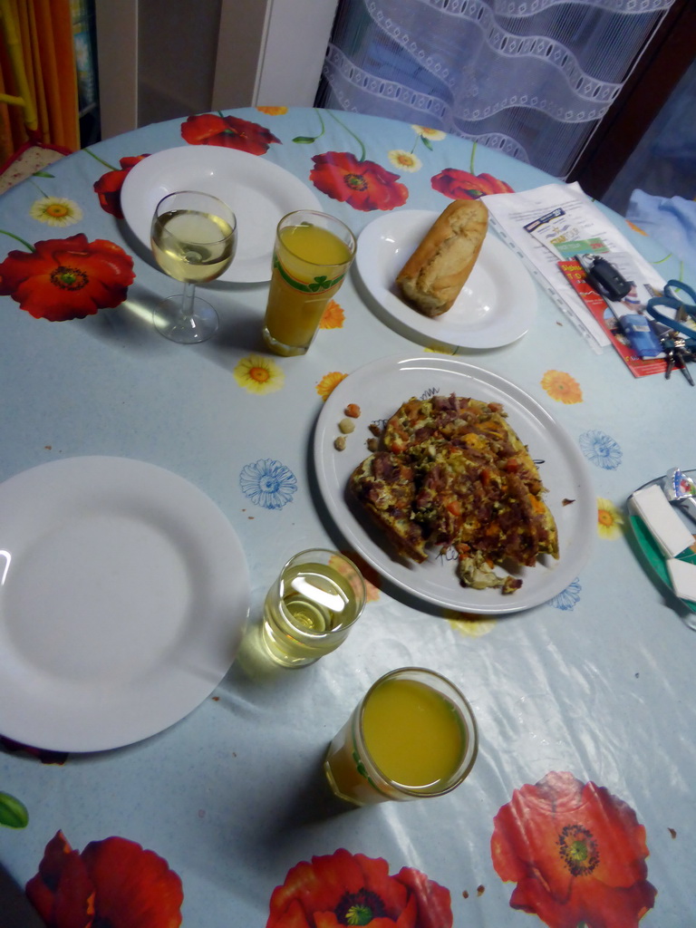 Dinner in the living room of our holiday home `Maisonnette`