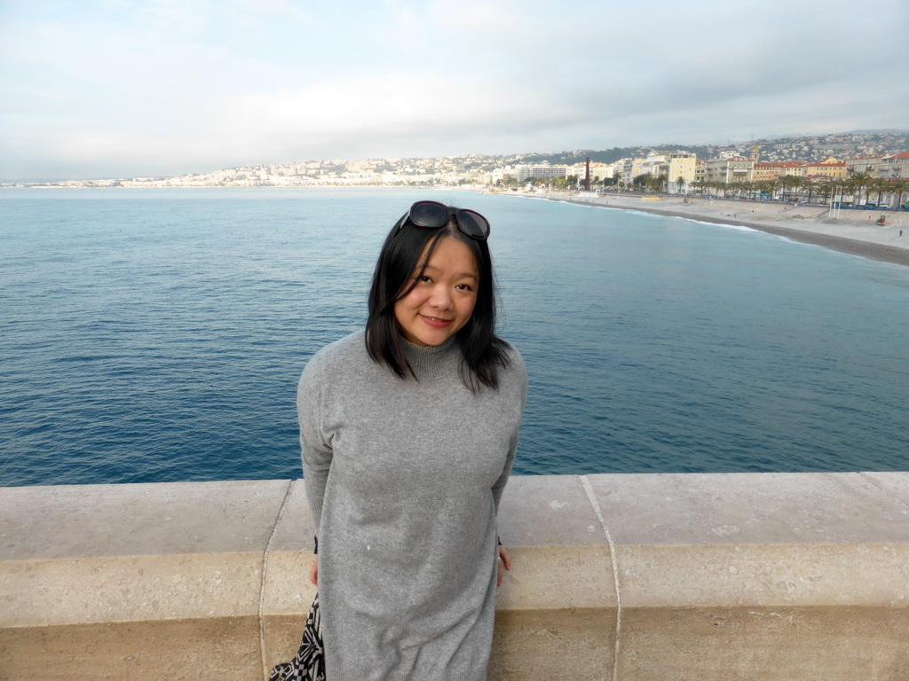 Miaomiao at the the Promenade Côtière at Quai Rauba-Capeù road, with a view on the beach at the Quai des États-Unis road