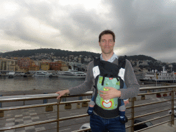 Tim and Max at the Quai de la Douane road, with a view on the Harbour of Nice