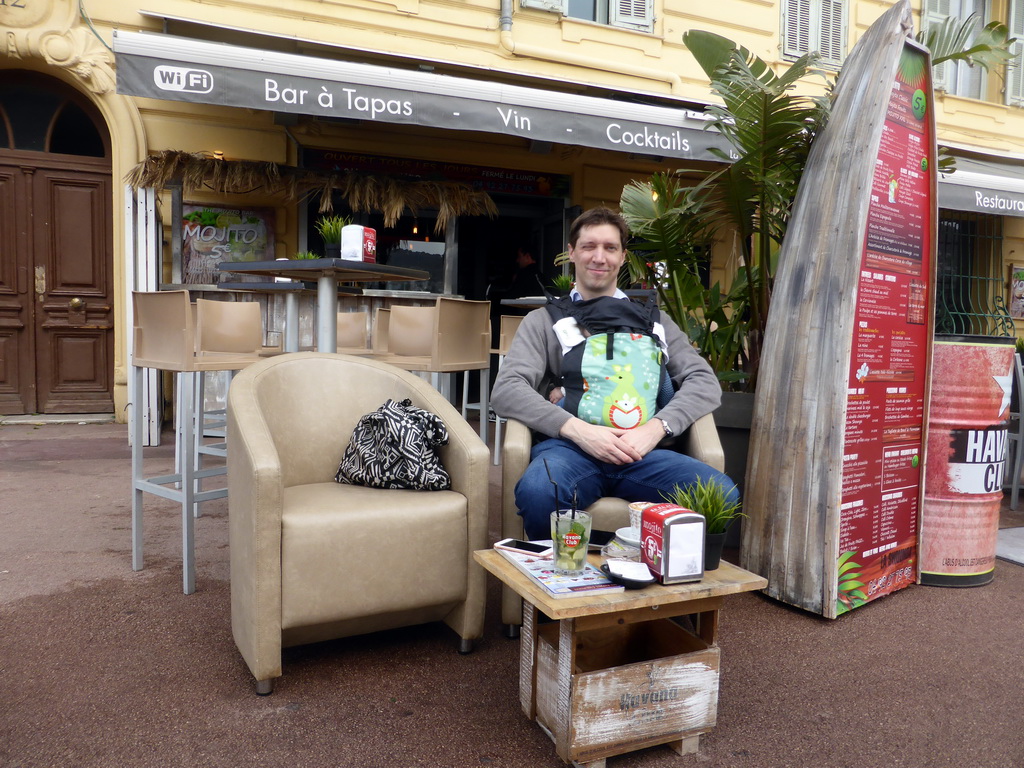 Tim and Max at the terrace of the La Shounga bar at the Place Guynemer square