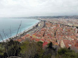 The Promenade des Anglais, the Quai des Etats-Unis, the Mediterranean Sea and Vieux-Nice, with the Cours Saleya street, the Sainte-Réparate Cathedral and the Palais Rusca, viewed from the terrace roof at the Parc du Château