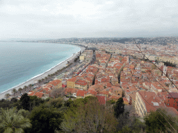 The Promenade des Anglais, the Quai des Etats-Unis, the Mediterranean Sea and Vieux-Nice, with the Cours Saleya street, the Sainte-Réparate Cathedral and the Palais Rusca, viewed from the terrace roof at the Parc du Château