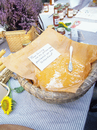 Honey being sold at the Broerstraat street, during the Gebroeders van Limburg Festival