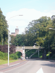 Pedestrian bridge over the Voerweg street and the Belvédère tower