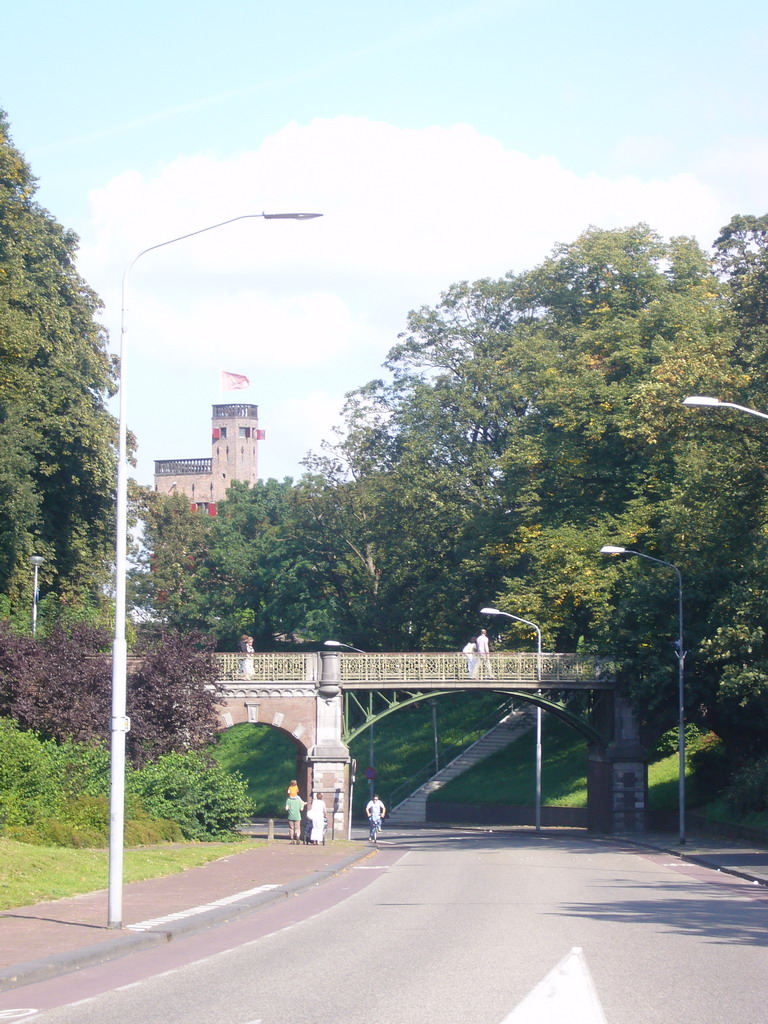 Pedestrian bridge over the Voerweg street and the Belvédère tower