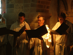 Choir singing in the Sint-Nicolaaskapel chapel at the Valkhof park, during the Gebroeders van Limburg Festival