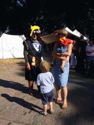 Person dressed as a knight at the Valkhof park, during the Gebroeders van Limburg Festival