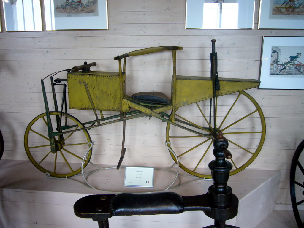 Draisine from ca. 1820 at the Velorama museum, with explanation