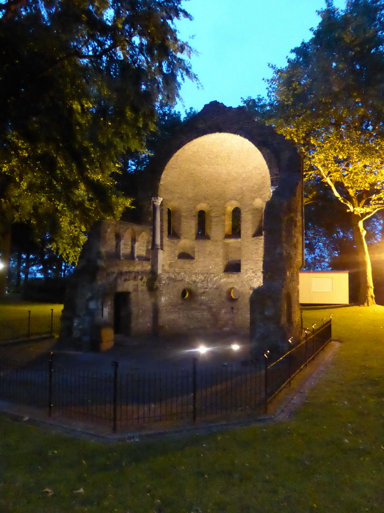 The Barbarossa ruins at the Valkhof park, at sunset