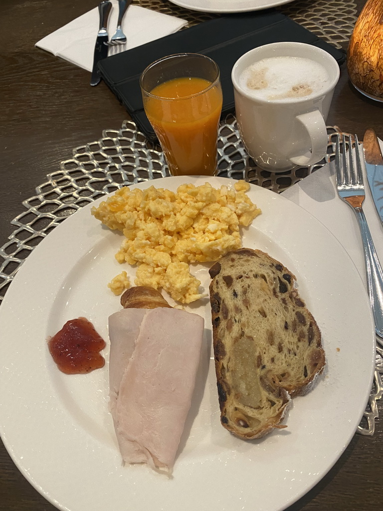 Breakfast at the Restaurant Flow at the Ground Floor of the Sanadome Hotel & Spa