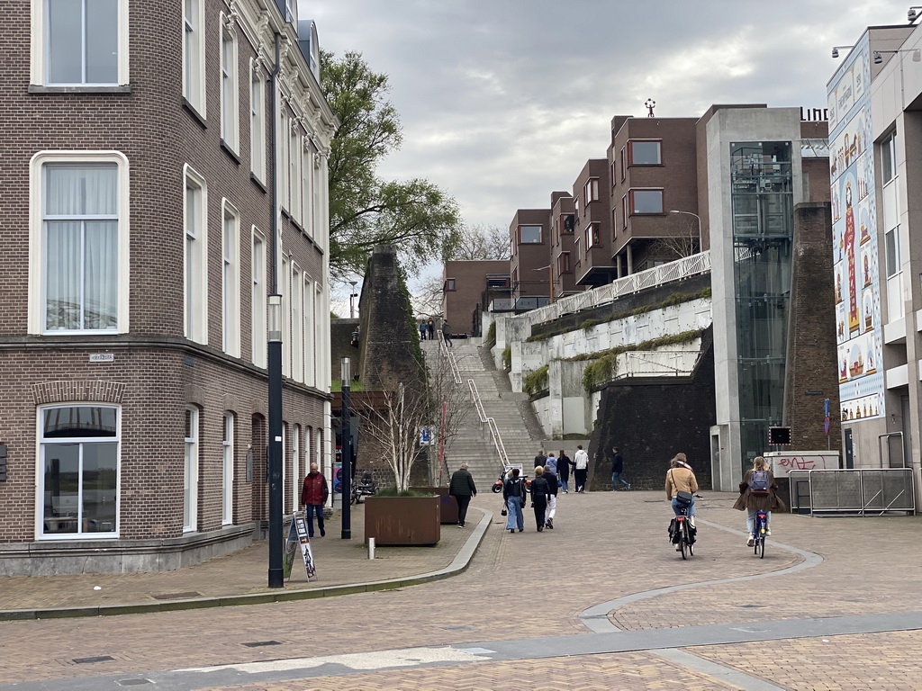 The Veerpoorttrappen street and staircase, viewed from the Waalkade street