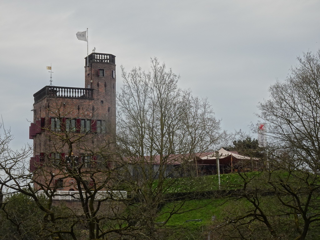 The Belvédère tower at the Kelfkensbos square, viewed from the staircase at the northeast side of the Valkhof park