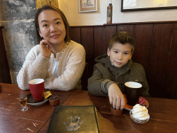 Miaomiao and Max having drinks at the upper floor of the Café In de Blaauwe Hand