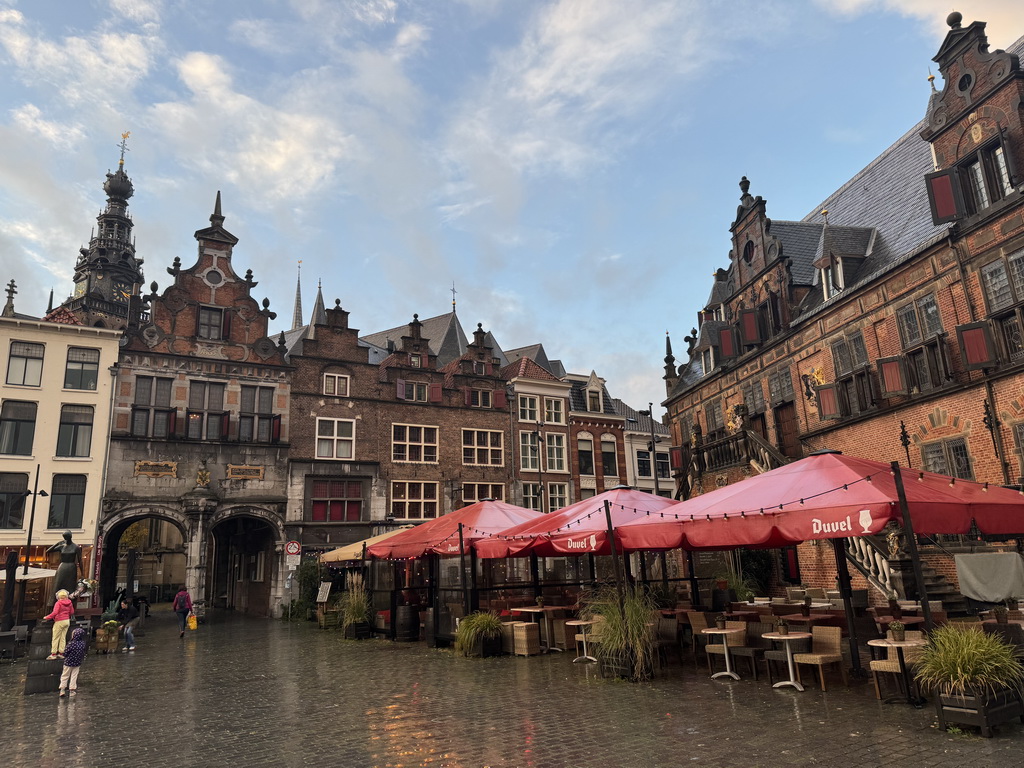 The Grote Markt square with the Mariken van Nieumeghen statue, the Kerkboog arch, the tower of the Sint Stevenskerk church and the Waag building