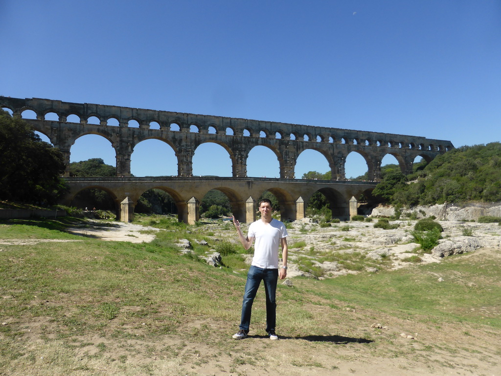 Tim with the Pont du Gard aqueduct bridge and the grassland at the northeast side