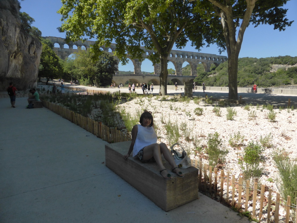 Miaomiao and the northeast side of the Pont du Gard aqueduct bridge