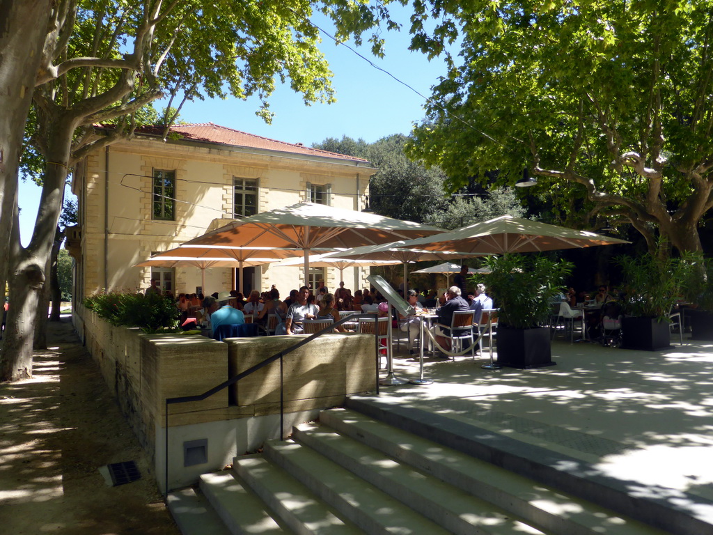 The Les Terrasses restaurant at the northeast side of the Pont du Gard aqueduct bridge