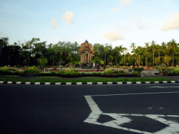 The Mandala Monument at the roundabout at the Jalan Kw. Nusa Dua Resort street, viewed from the taxi from Uluwatu