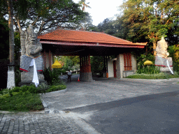 Entrance gate to the Kayumanis Nusa Dua Private Villa & Spa at the Jalan Kw. Nusa Dua Resort street, viewed from the taxi from Uluwatu