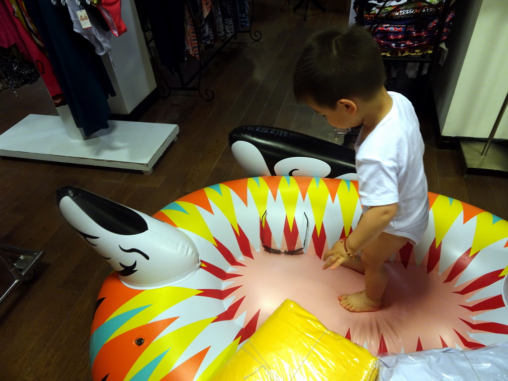 Max with an inflatable Swan at the Bali Collection shopping mall