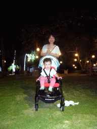 Miaomiao and Max at the beach of the Ayodya Resort Bali, by night