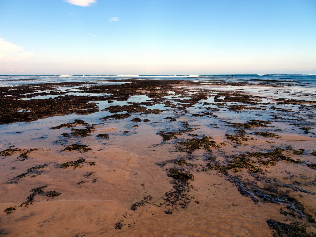 The beach of the Inaya Putri Bali hotel, during low tide