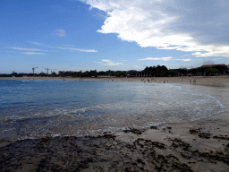 The beach of the Inaya Putri Bali hotel, during low tide