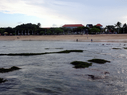 The beach of the Inaya Putri Bali hotel, during low tide