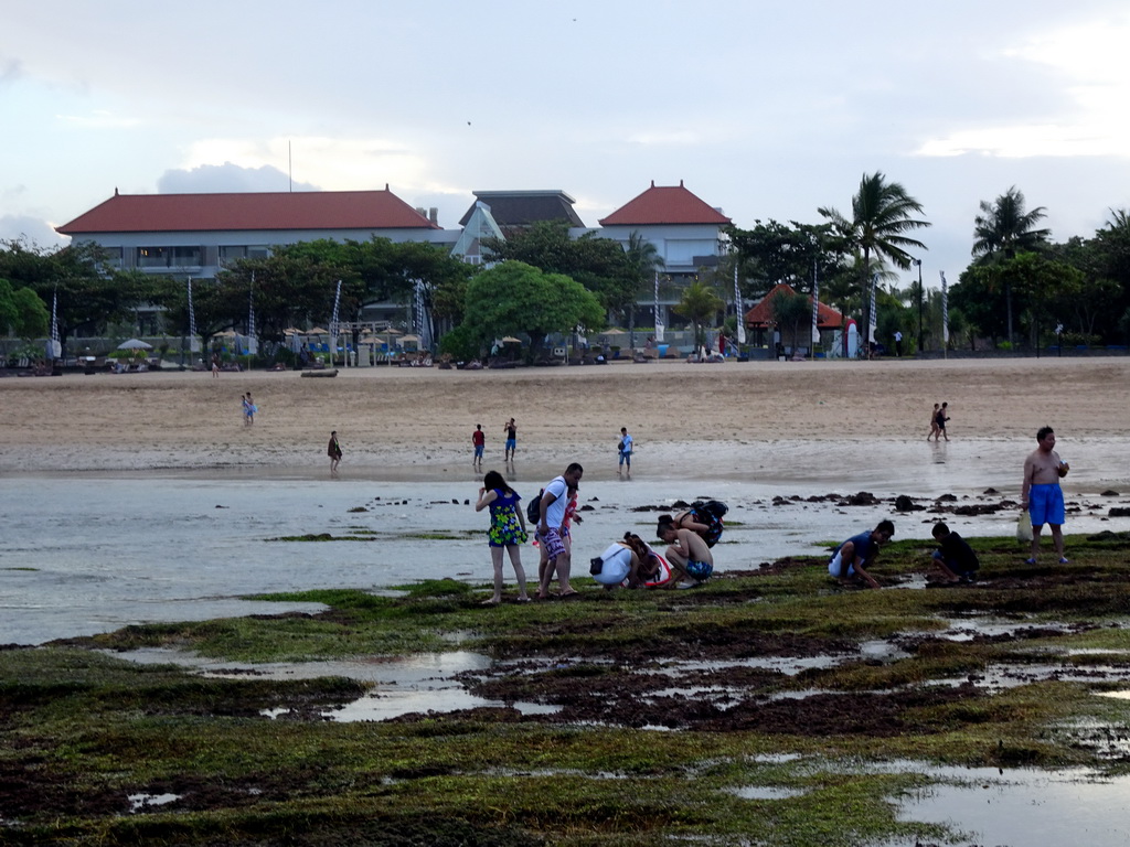 The beach of the Inaya Putri Bali hotel, during low tide