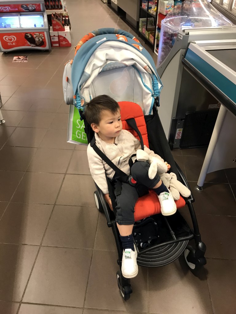 Max in the supermarket at the Roompot De Katjeskelder holiday park