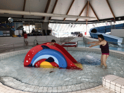 Miaomiao and Max at the swimming pool at the Roompot De Katjeskelder holiday park