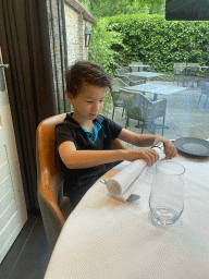Max having dinner at the Restaurant Zout & Citroen