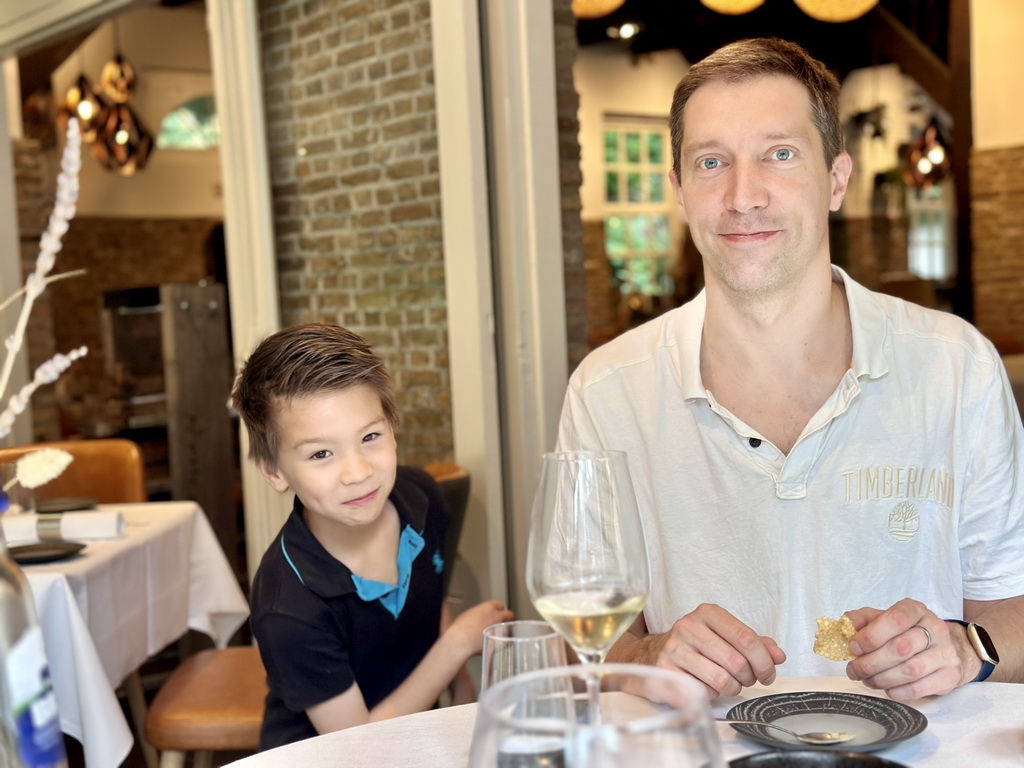 Tim and Max having dinner at the Restaurant Zout & Citroen