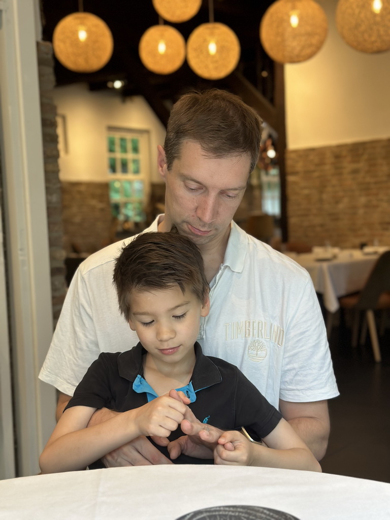 Tim and Max having dinner at the Restaurant Zout & Citroen