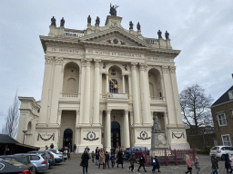 The Pius IX Zouavenmonument and the front of the Oudenbosch Basilica at the Markt square