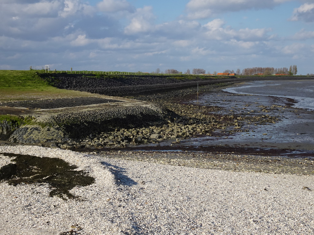 The east side of the Viane Beach