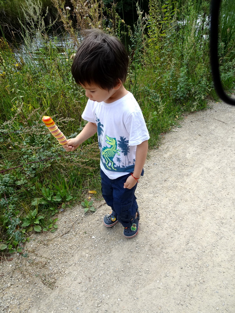 Max with an ice cream at the Basecamp area at ZooParc Overloon