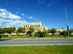 The Parc de la Mar, the Royal Palace of La Almudaina, the Palma Cathedral and the Museu Diocesà de Mallorca, viewed from the rental car on the Avinguda de Gabriel Roca street