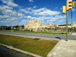 The Parc de la Mar, the Royal Palace of La Almudaina, the Palma Cathedral and the Museu Diocesà de Mallorca, viewed from the rental car on the Avinguda de Gabriel Roca street