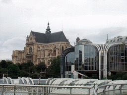 The Forum des Halles shopping mall and the Église Saint-Eustache church